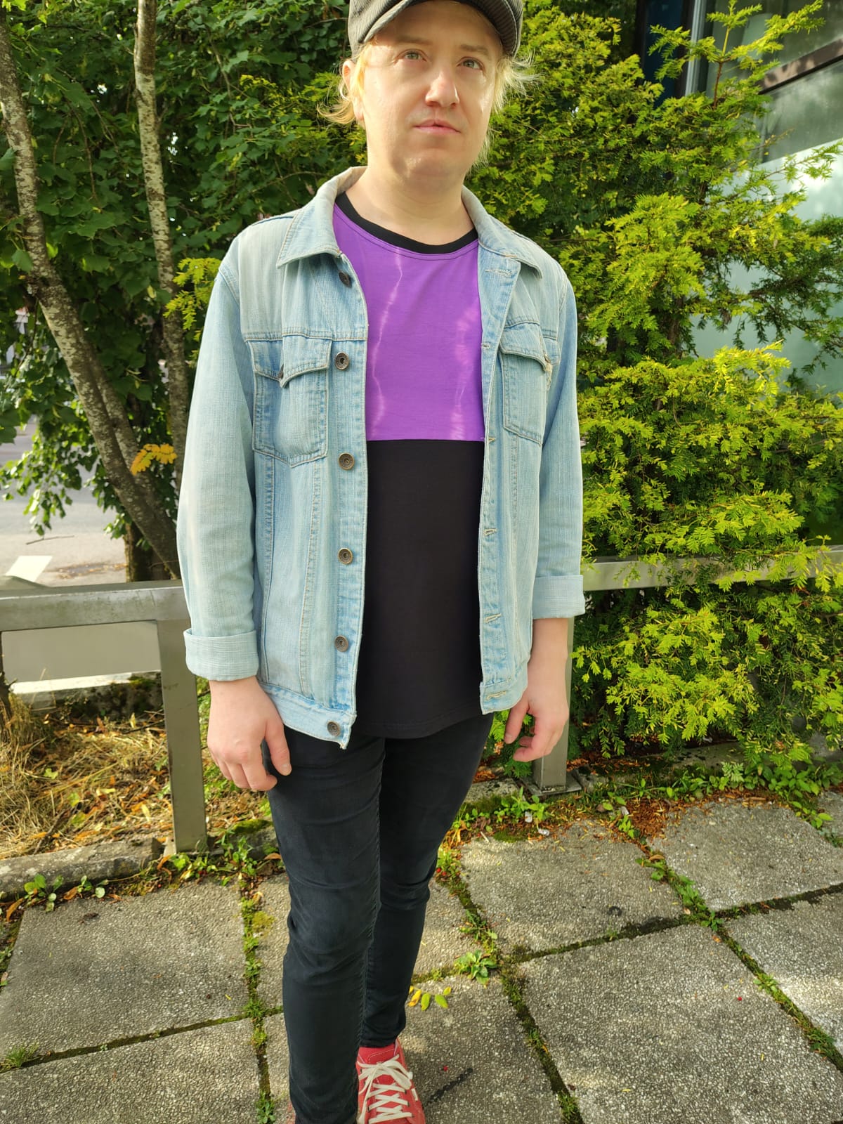 T-paita sähkö